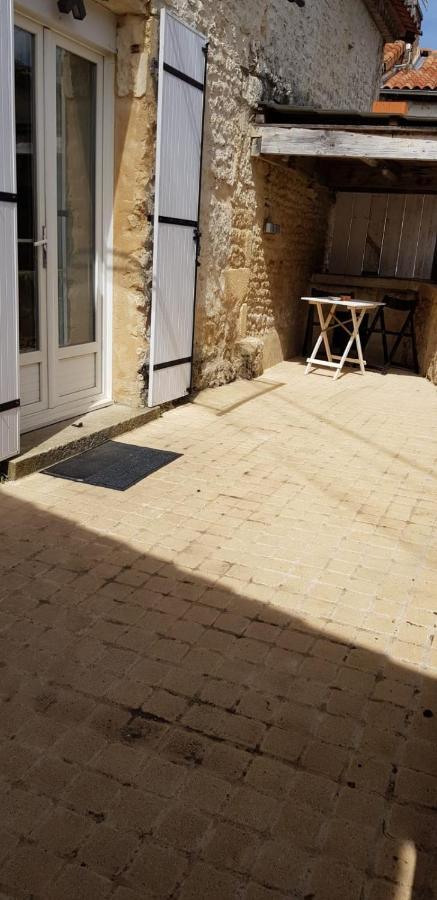 Maison Au Coeur D'Un Village Pres D'Angouleme Champniers  Eksteriør billede
